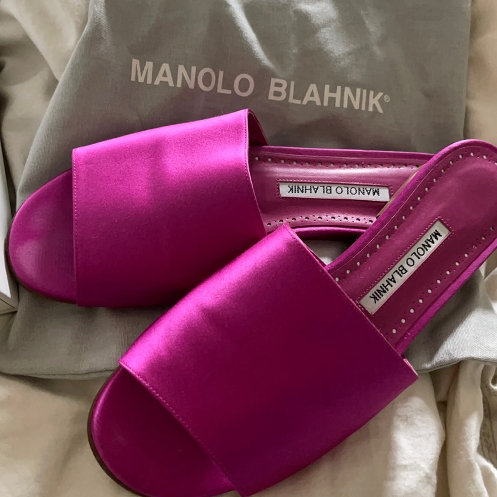 💕💕! MANOLA BLAHNIK Sandals